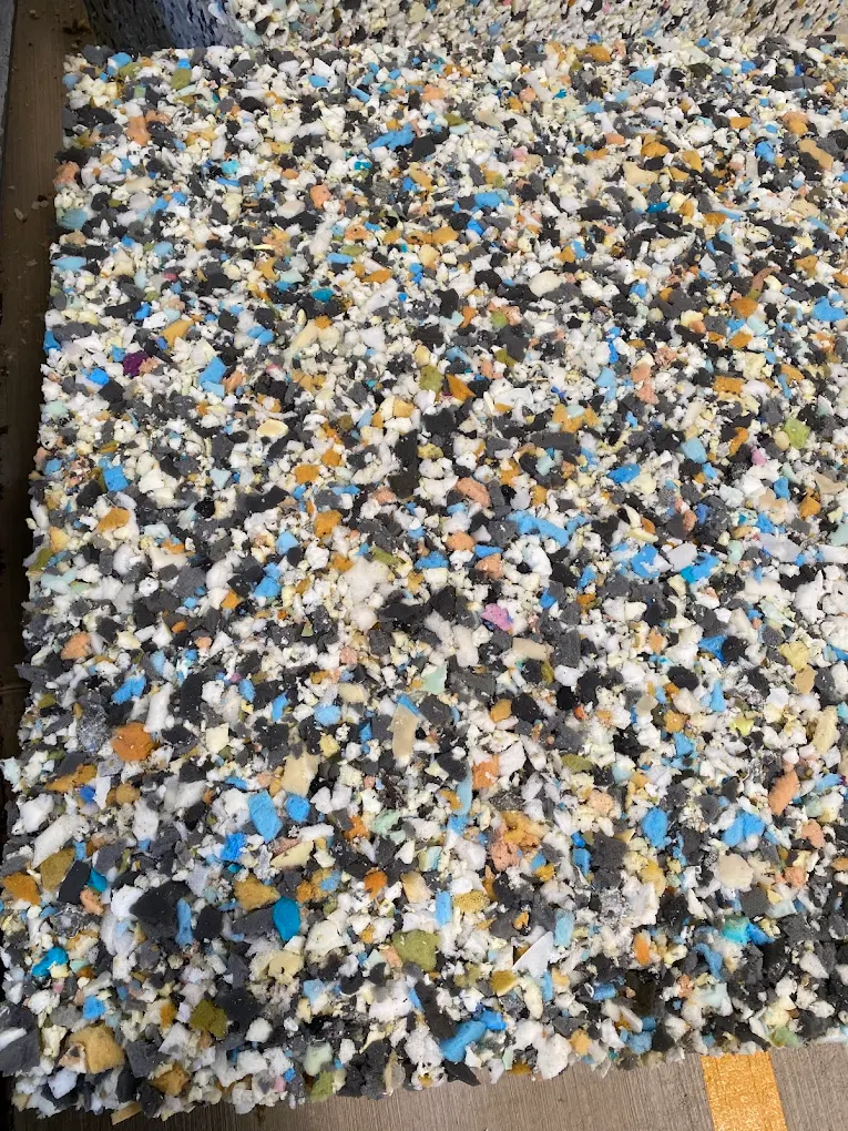 Detalle de la textura de un bloque de aglutinado de Guma